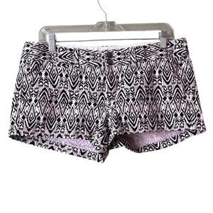 NWT American Eagle Tribal Print Low Rise Shorts Black White Sz 8 Y2K